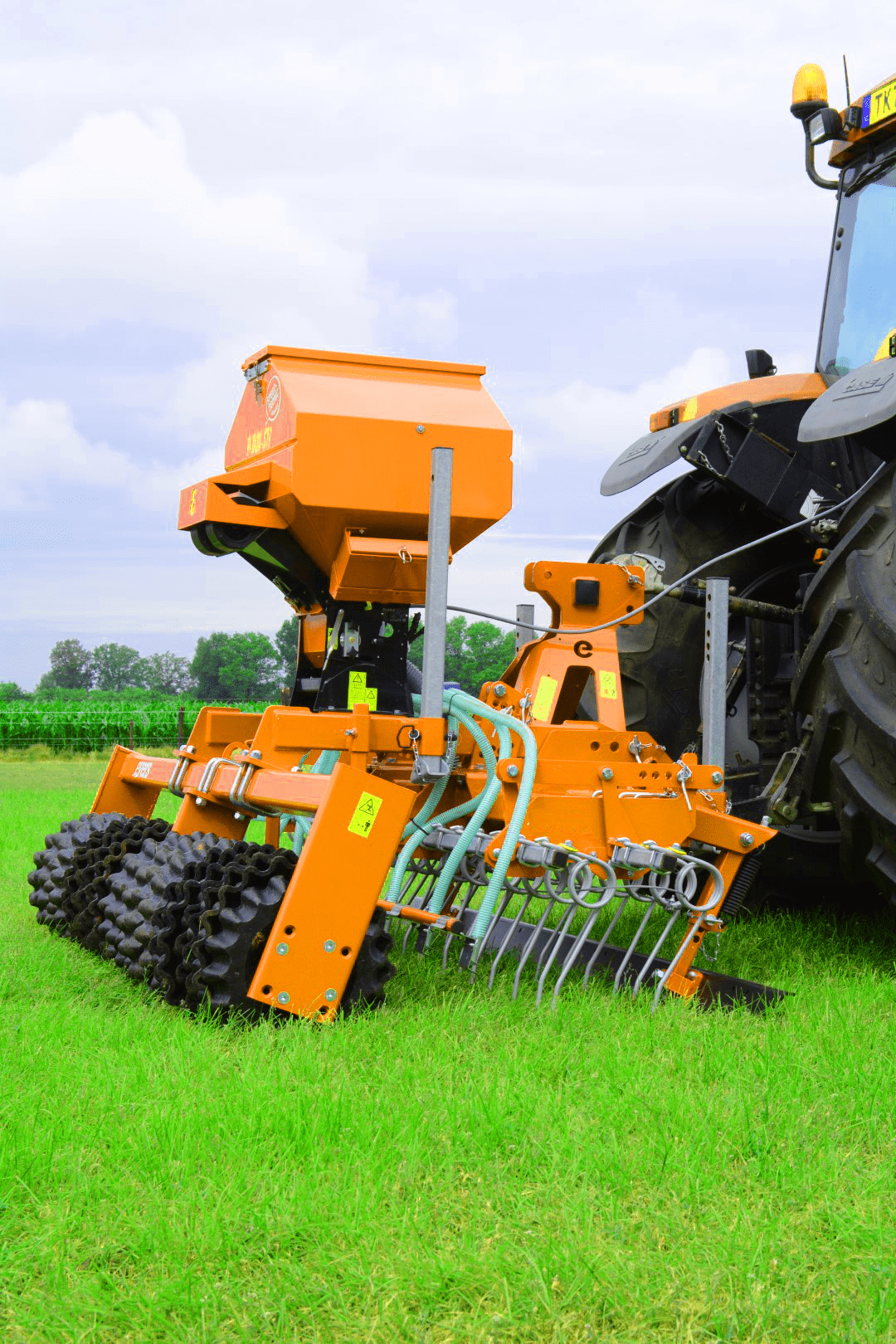 Grass Profi - Regarnisseur pour l'arboriculture et viticulture